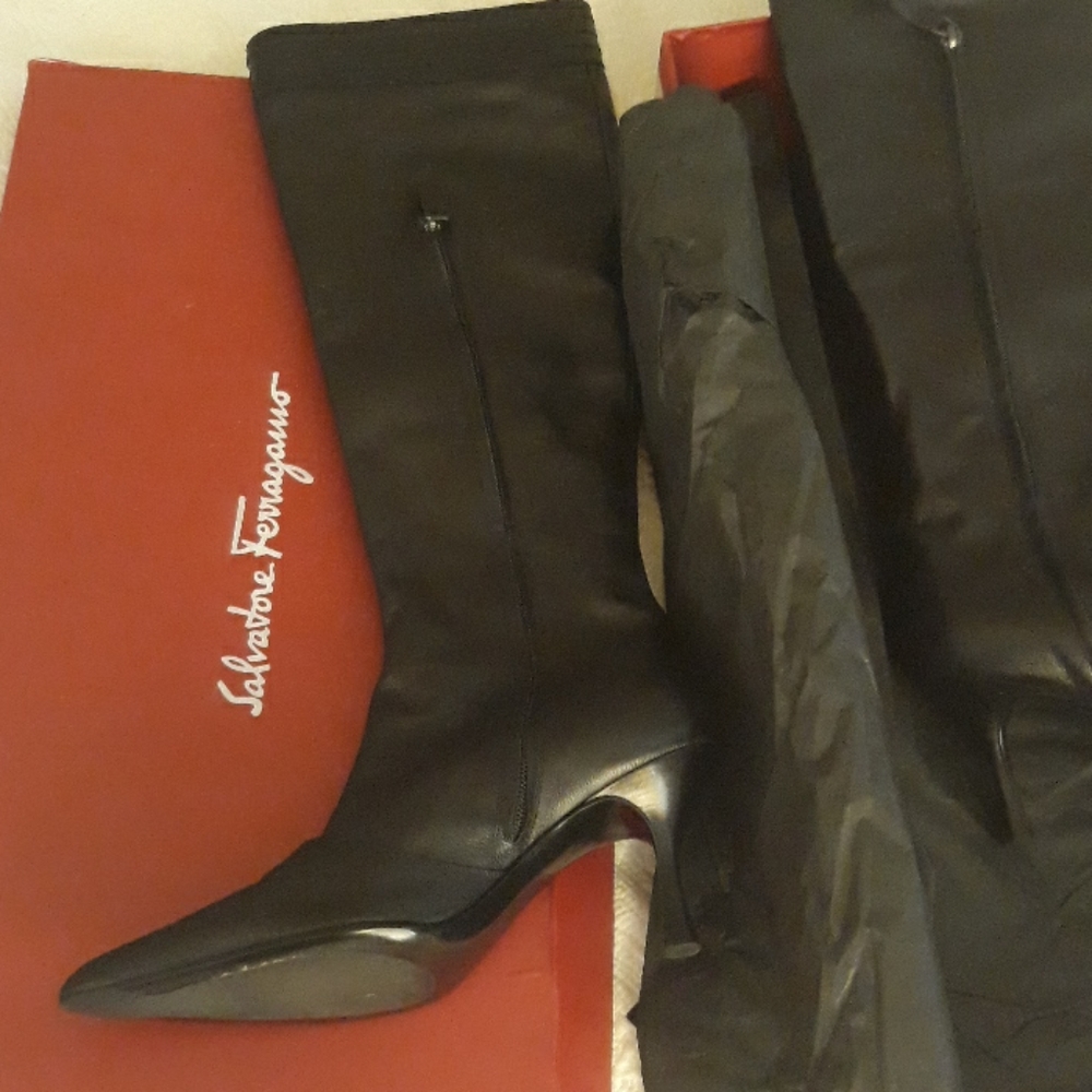 Salvatore Ferragamo Nero Calf women's dress boots